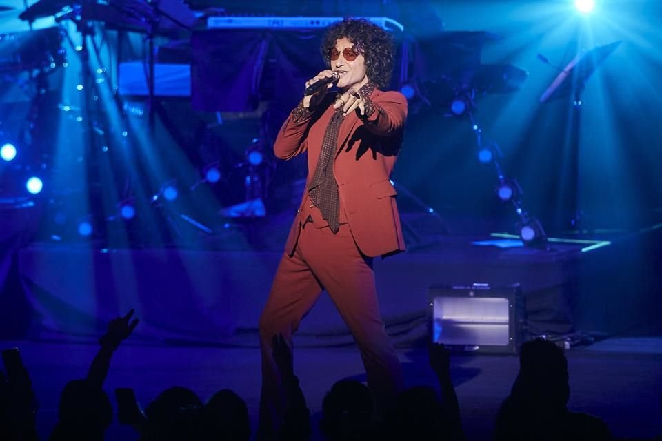 Tras anunciar su retiro de los escenarios por problemas de salud, Enrique Bunbury sorprendió al anunciar que tocará en México en 2024.