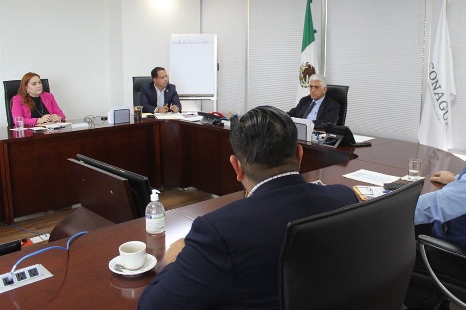 Los Diputados federales del PAN por Nuevo León se reunieron con el titular de Conagua.