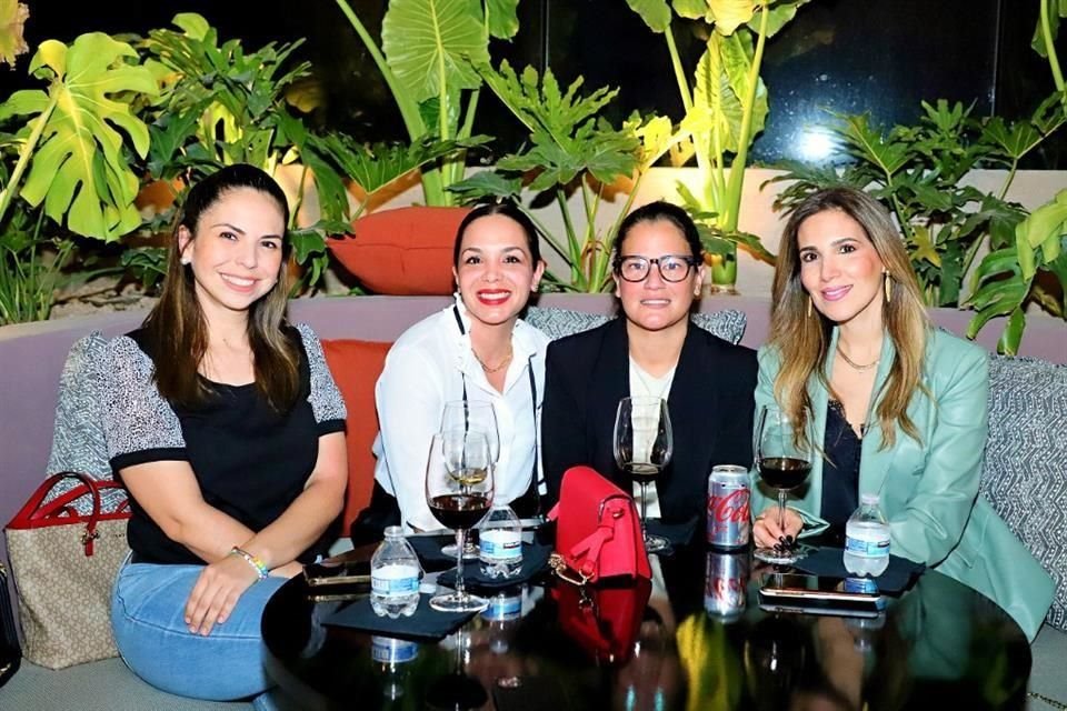 Osiris Garza, Marcela Hernández, Gabriela Ruiz y Margarita Fernández