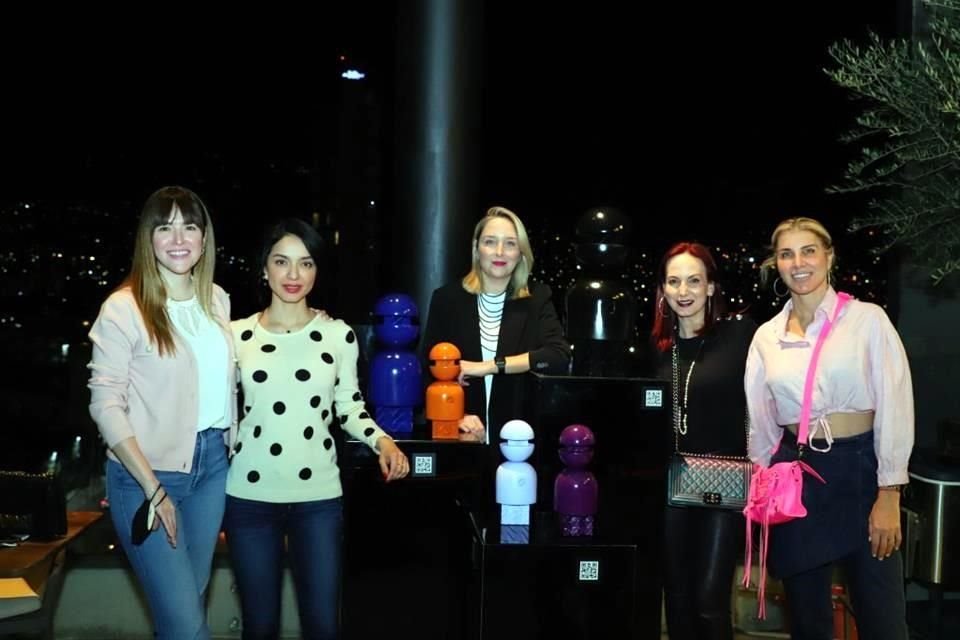 Gaby Espinosa, Xiomara Montalvo, Adriana Zavala de Cortázar, Mónica García de Moyeda y Orly Marcuschamer de Dachner