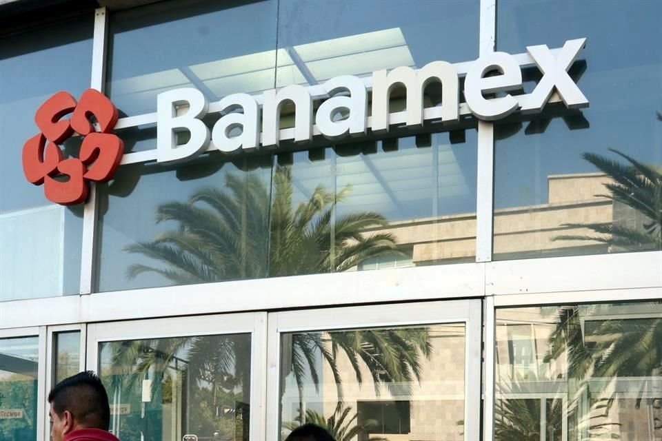 Citi indicó que 'hay muchos postores' por su banca de consumo en México.