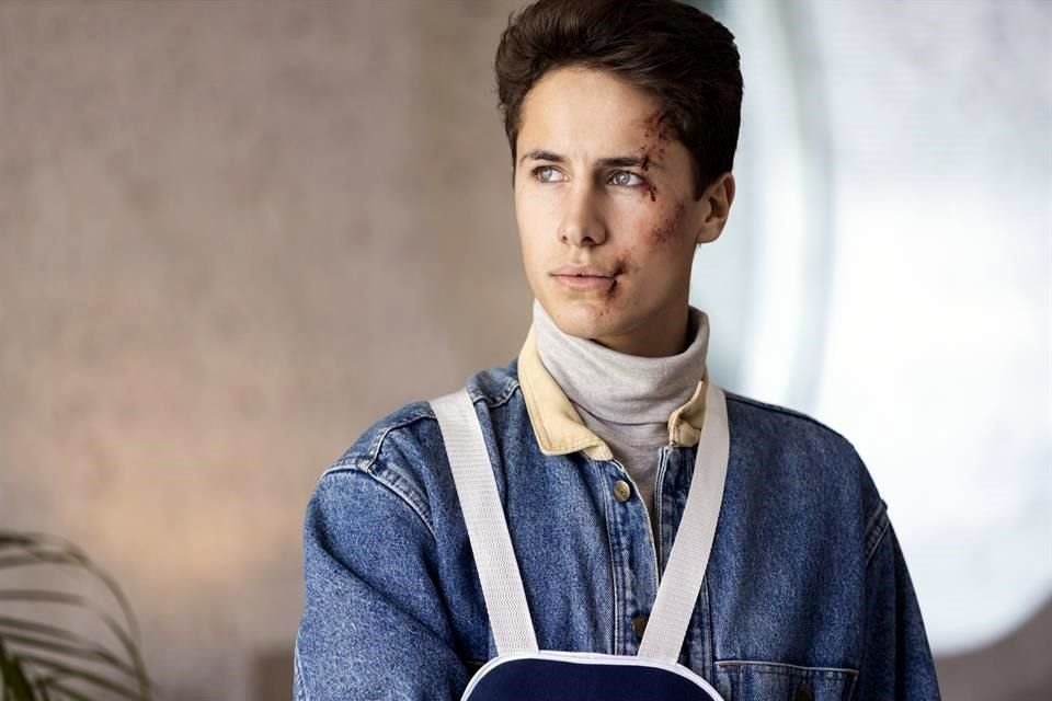 Juanpa Zurita interpreta en el show de Netflix a Alex Basteri, hermano de 'El Sol'.