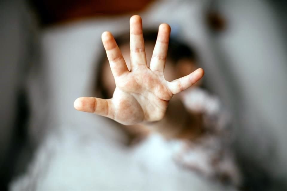 Las consecuencias son daños físicos, cognitivos y emocionales en la vida presente y futura de los chicos, así como para la sociedad.