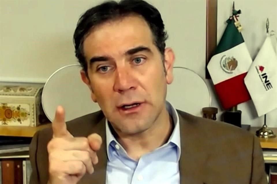 Lorenzo Córdova, presidente del INE.