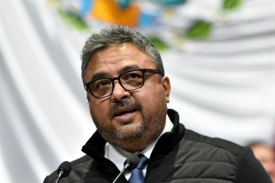 Víctor Pérez, Diputado federal del PAN por Nuevo León, realizó la petición al Secretario de la SCT.