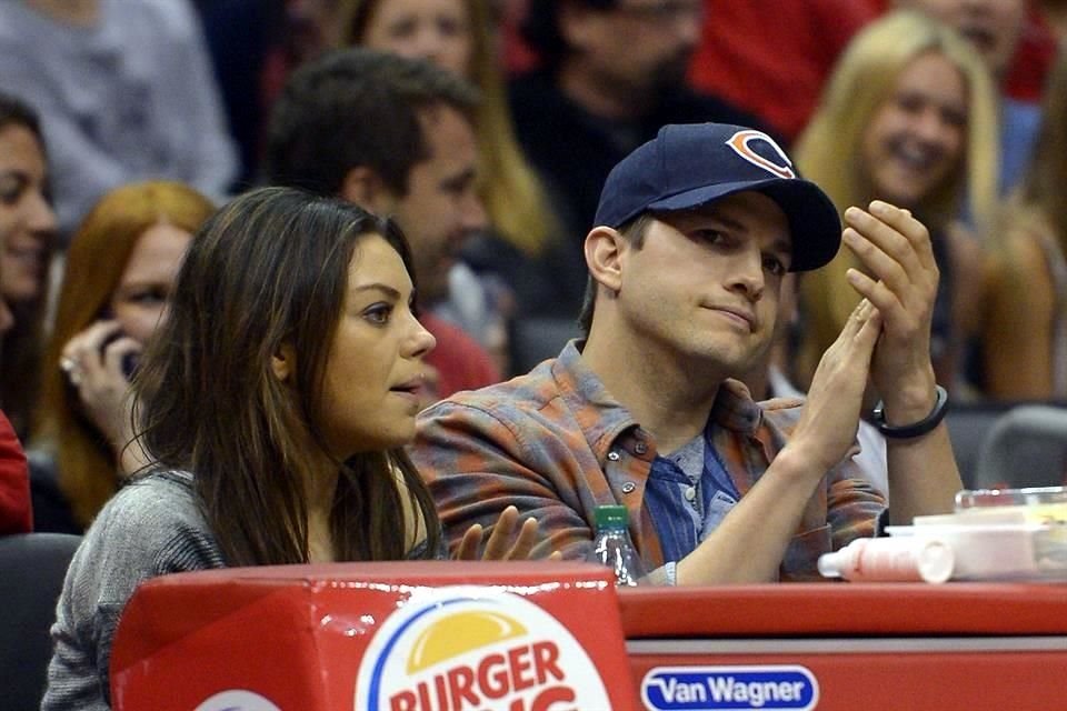 Mila Kunis y Ashton Kutcher recaudan más de 6,8 millones de dólares para refugiados en Ucrania.