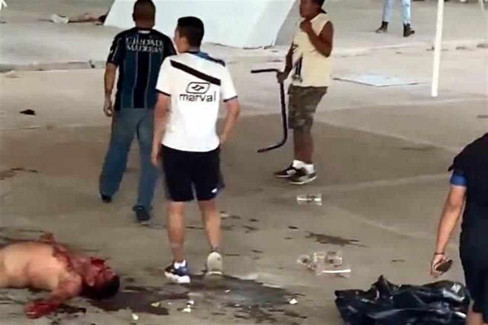 Los barristas del Querétaro no midieron su brutalidad.