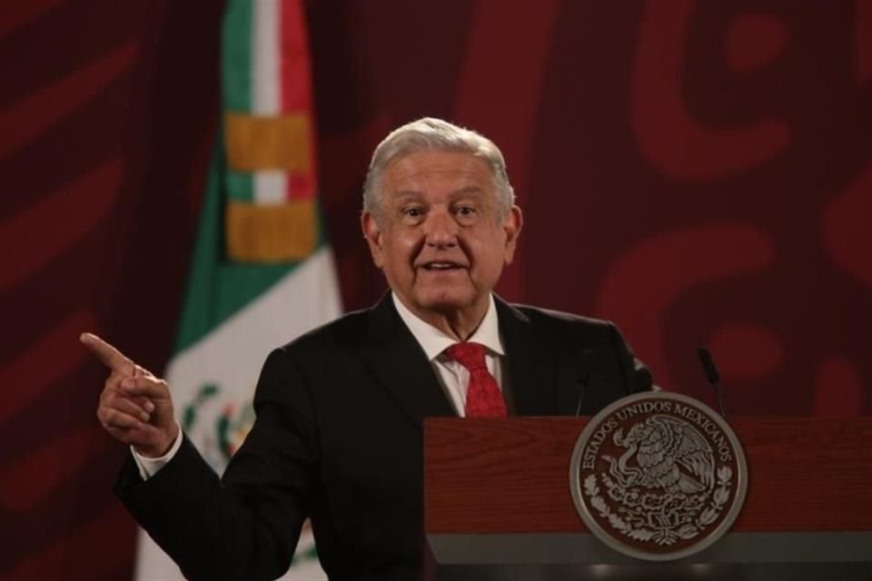 A unas horas de su aprobación en el Senado fue publicado el decreto en el DOF que le permitirá a AMLO opinar sobre la revocación de mandato durante la veda.