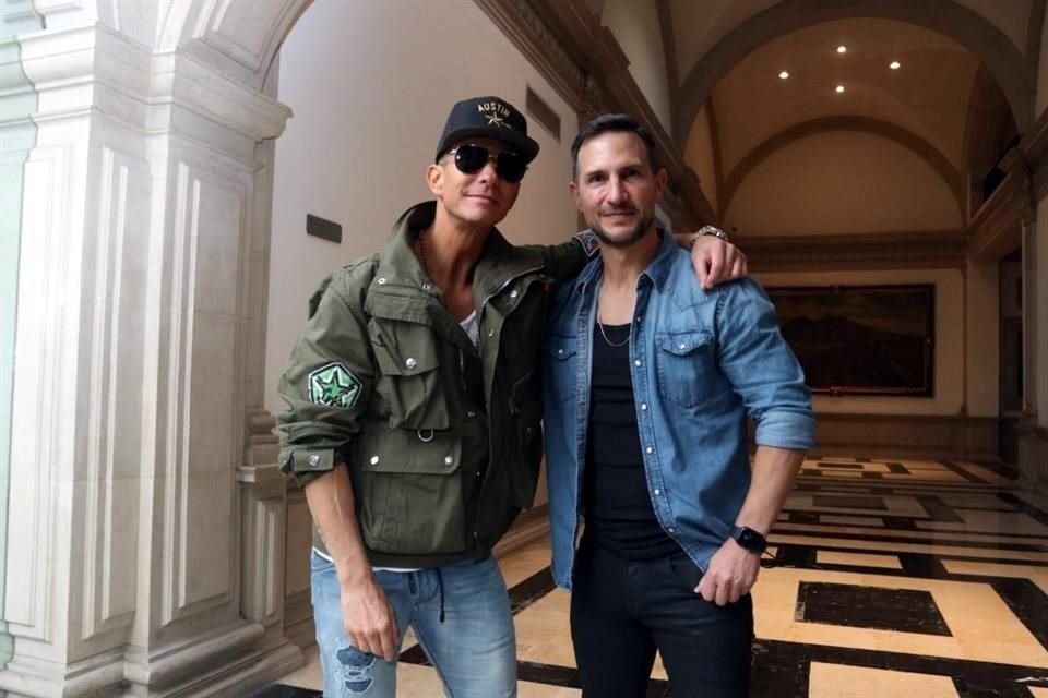 Erik Rubín (izq.) y Alex aseguraron que la noche del 24 de marzo se garantizan tres horas de diversión y baile.