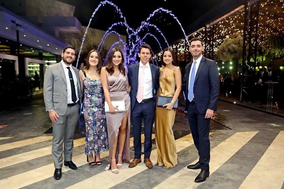 Andrés Montemayor, Mariana Garza, Nina Andonie, Pablo Celada, Cristóbal Andonie y Ana Caty Treviño