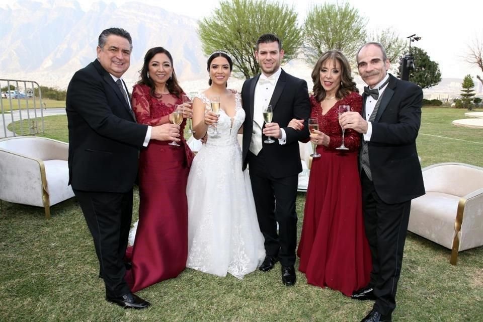 Luis Roberto Ayala Pérez, María Teresa Mata de Ayala, Caro Ayala Mata, Alvaro Mathiew, Graciela García de Mathiew y Alvaro Mathiew Quirós