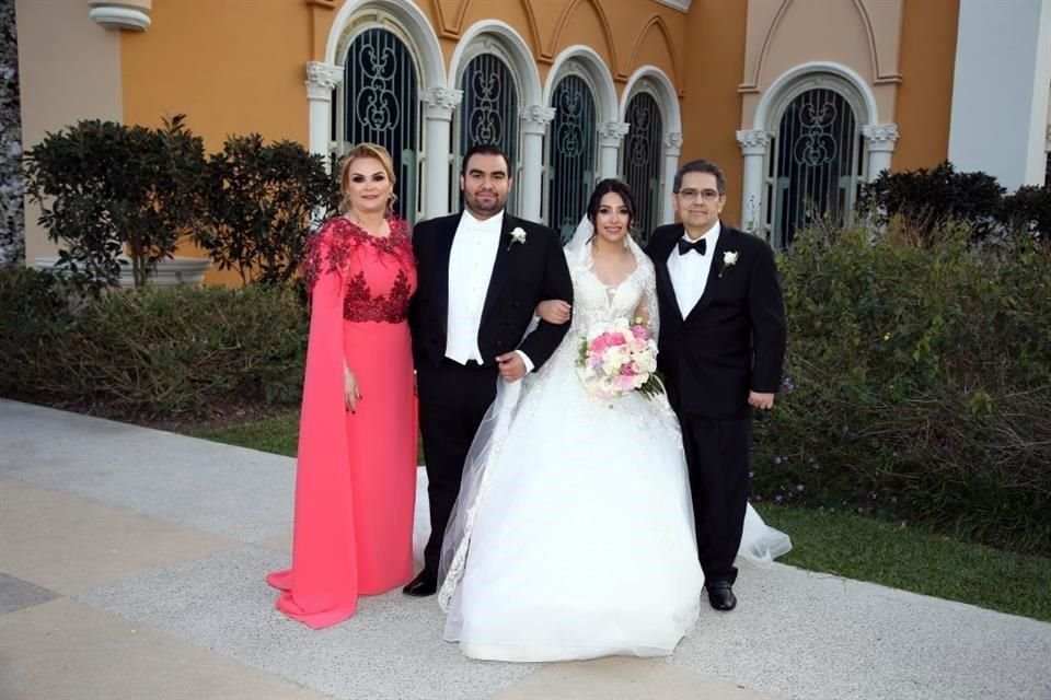 Teresa McDonald Chávez, Diego Alonzo Martínez McDonald, Karla Luna González y Rosendo Martínez Gómez