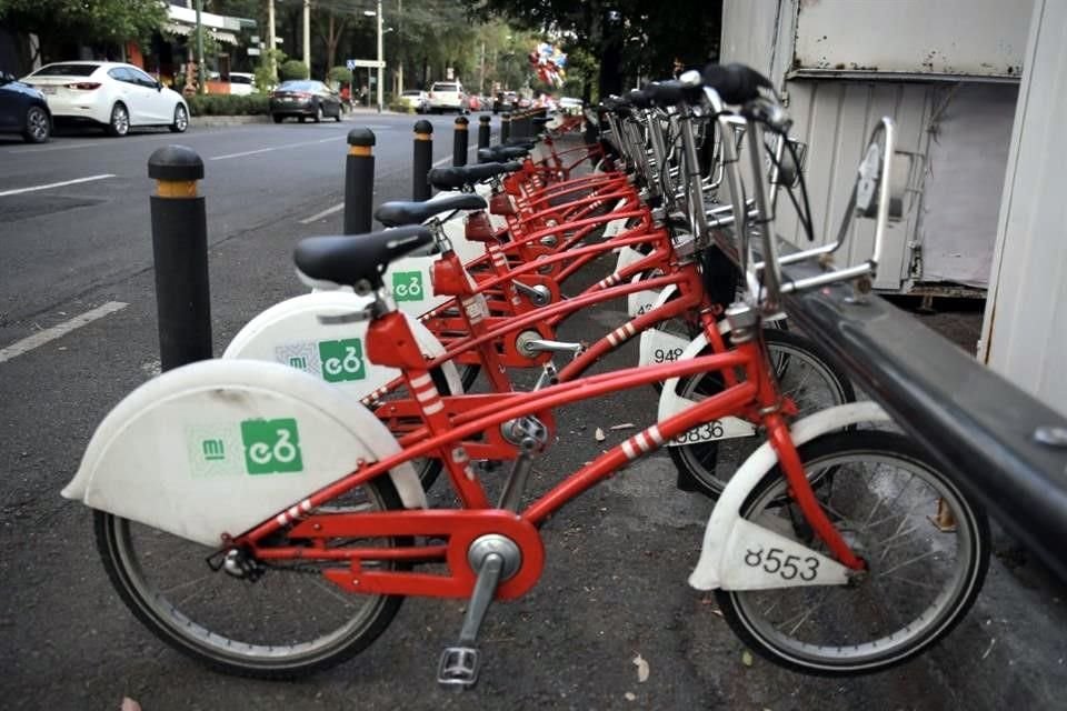 'Estamos a unos días, a finales de este mes, que deje de operar el sistema viejo (de ecobicis rojas)', indicó el titular de la Semovi, Andrés Lajous. 