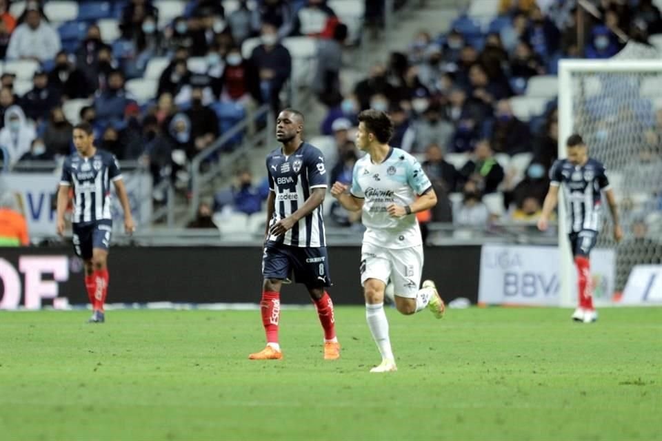 Sansores le dio un poco de vida al Mazatlán, al anotar de cabeza al 71'. Era el 2-1.