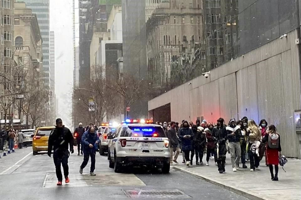 Dos mujeres fueron apuñaladas en Museo de Arte Moderno de NY, por lo que recinto fue evacuado; su condición es estable y hasta el momento no hay detenidos.