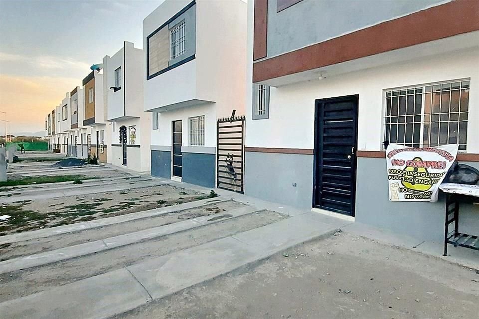 Vecinos del Fraccionamiento Siena Residencial, en Pesquería, afirman sufrir robos y falta de apoyo policial.