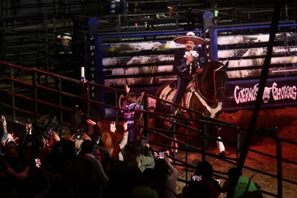 Pepe, Ángela, Leonardo y Antonio Aguilar Jr. emocionaron con su show 'Jaripeo Sin Fronteras' en la Arena Ciudad de México.