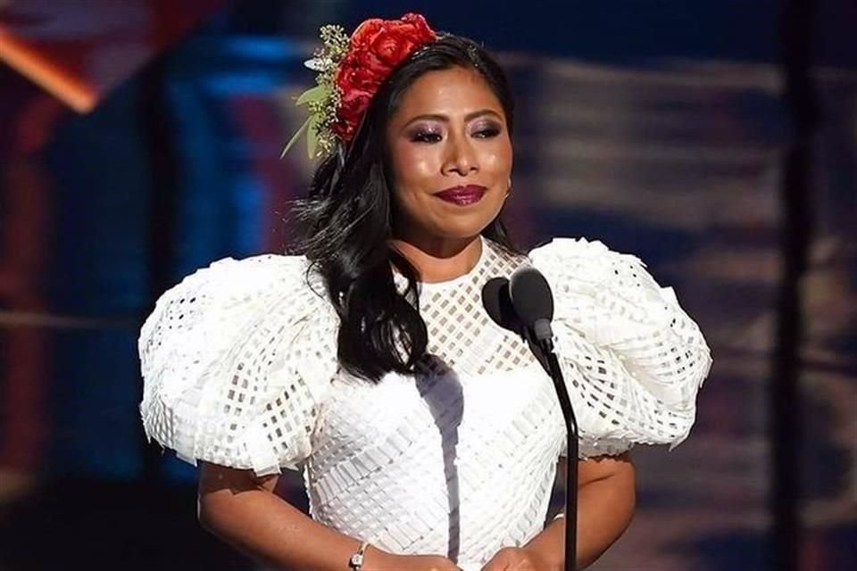 Apple TV+ anunció este martes la producción de 'Familia de Medianoche', con Yalitza Aparicio y Joaquín Cosío a la cabeza del reparto.