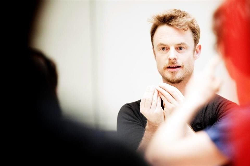 El coreógrafo Christopher Wheeldon montará un fragmento de la adaptación de la novela 'Como agua para chocolate' de Laura Esquivel al ballet.