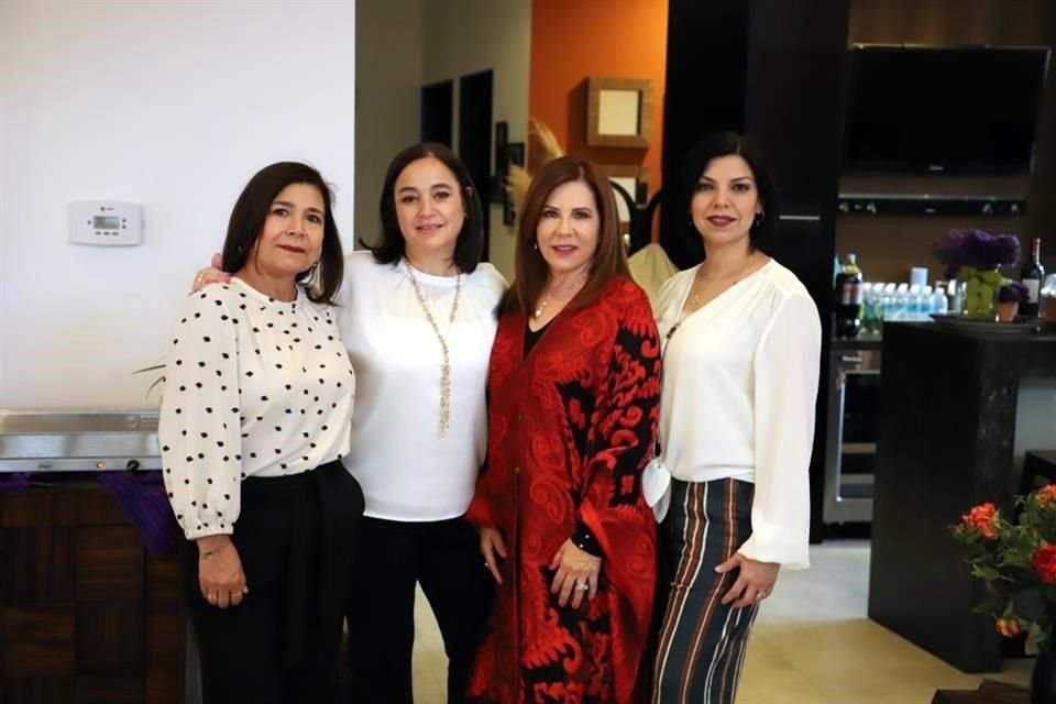 Alma Puentes, Aída Fernández, María Teresa de Argüelles y Dora Flores