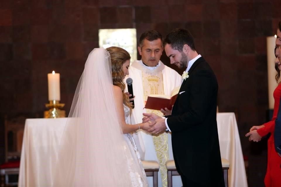 María Belden de la Garza y Gonzalo Backhoff Villarreal