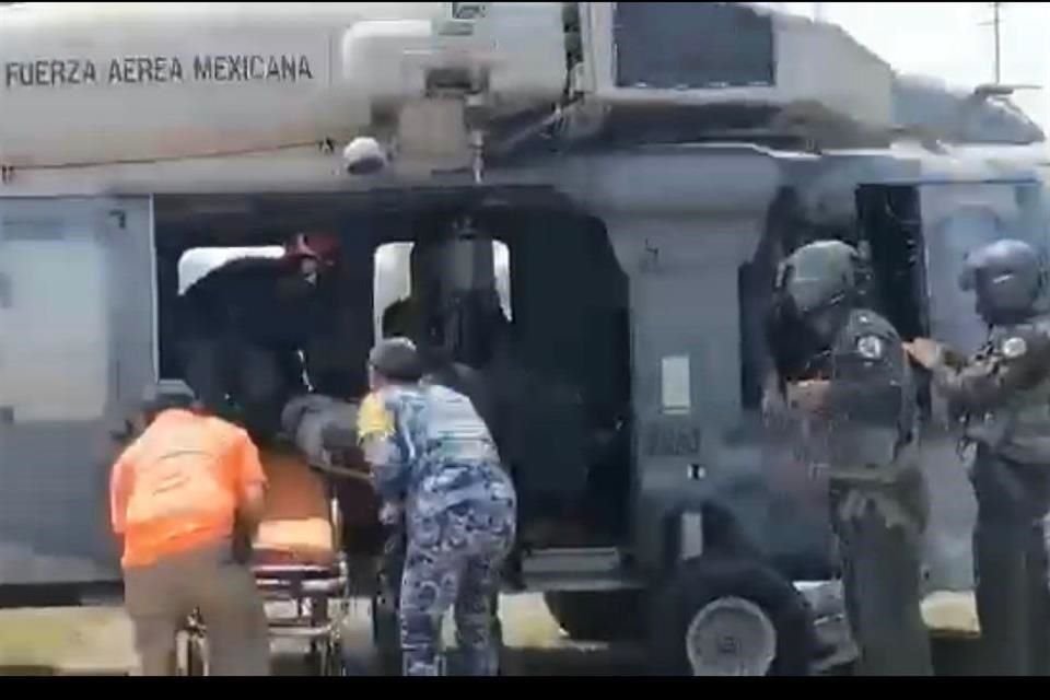 De acuerdo con los primeros reportes, un comando armado atacó a policías de la Guardia Nacional.