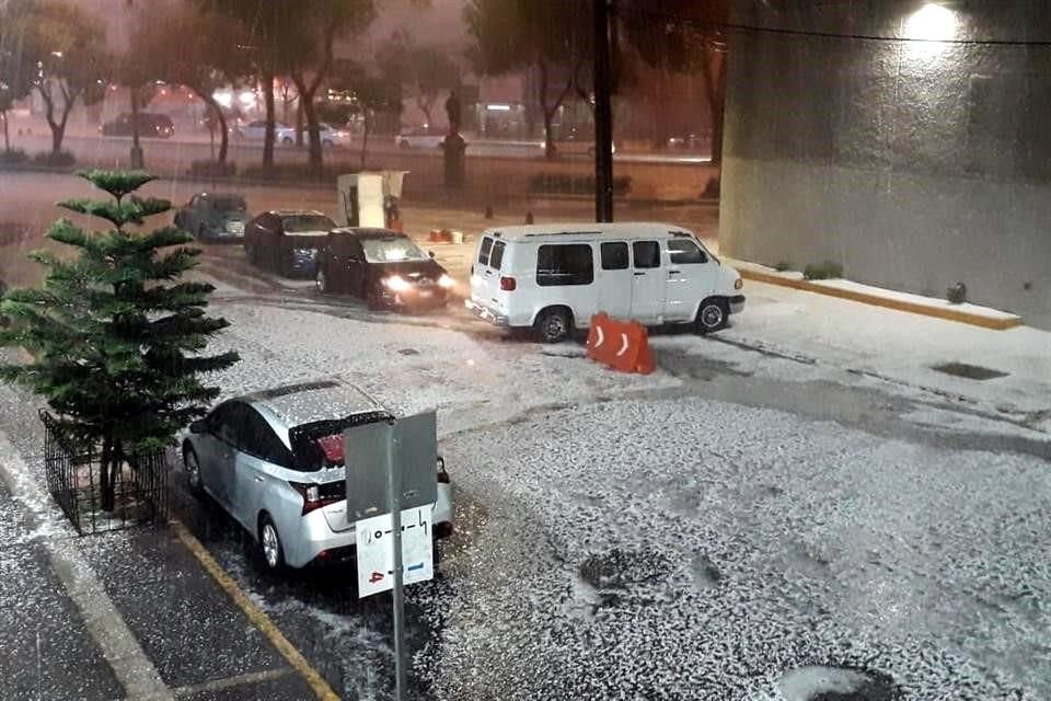 En la Colonia Tabacalera ha caído granizo, así como en diversas zonas de la Ciudad