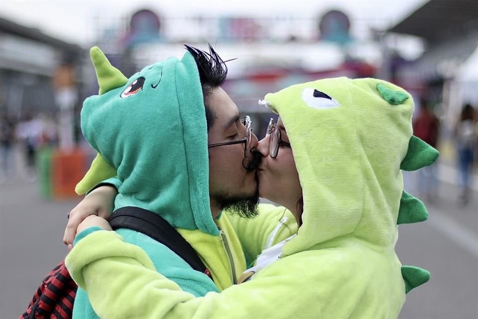 El amor florece en el Vive Latino.