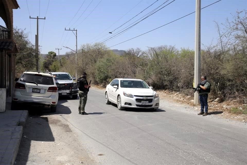 La Fiscalía General de Justicia catea el domicilio particular del ex Gobernador Jaime Rodríguez, en el Centro de García.