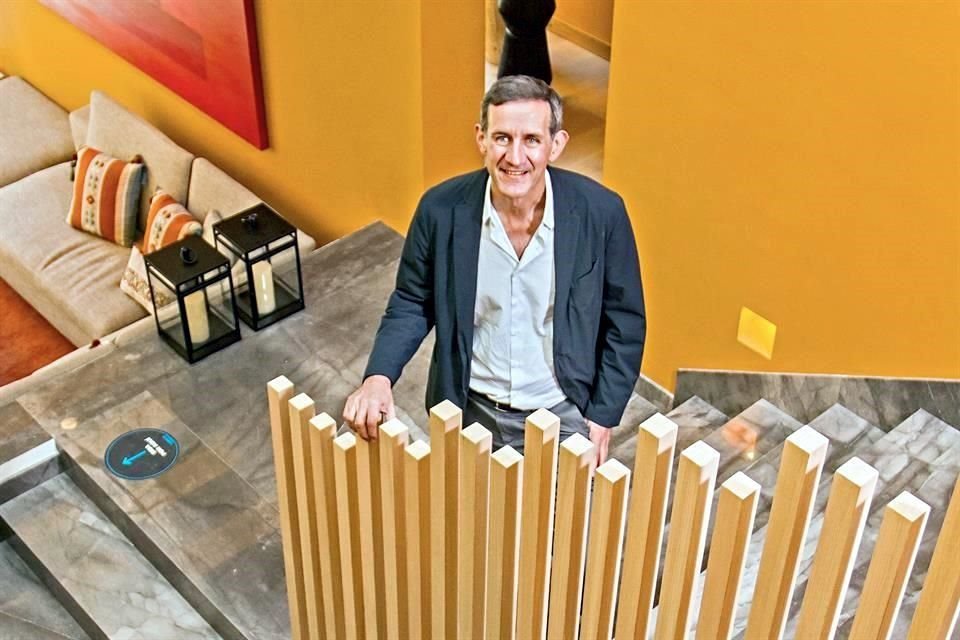 Con más de 30 años como arquitecto, Víctor Legorreta pone en alto a México con obras en Monterrey como el Centro Médico Zambrano Hellion.