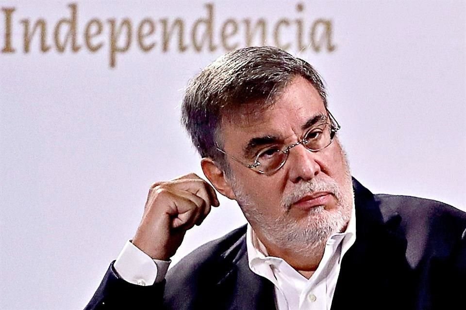 El ex consejero Jurídico de la Presidencia aseguró que ambos funcionarios lo implicaron en serie de extorsiones.