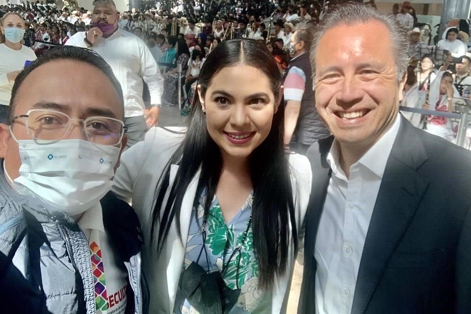 Asi como los Gobernadores de Colima y Veracruz, los morenistas Indira Vizcaíno y Cuitláhuac García. 