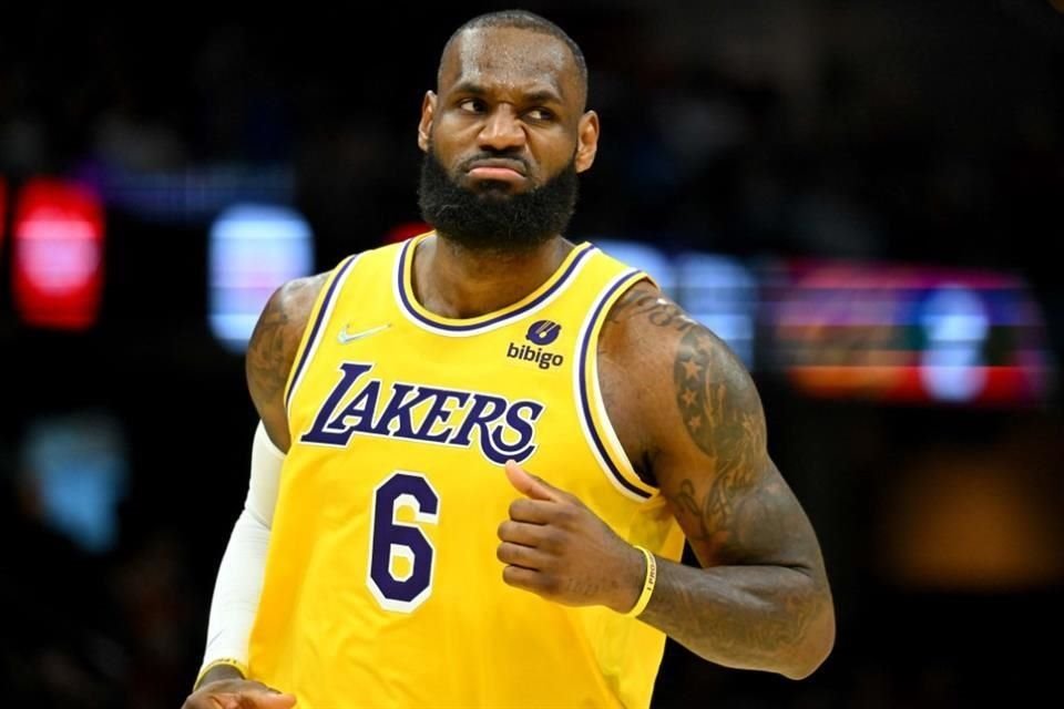 LeBron James tuvo una buena noche ante su ex equipo.