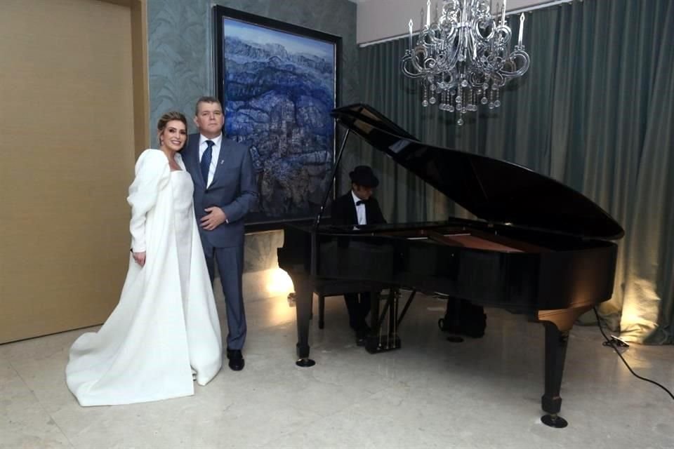 Paola Gómez del Campo Porte y Horacio González Elizondo