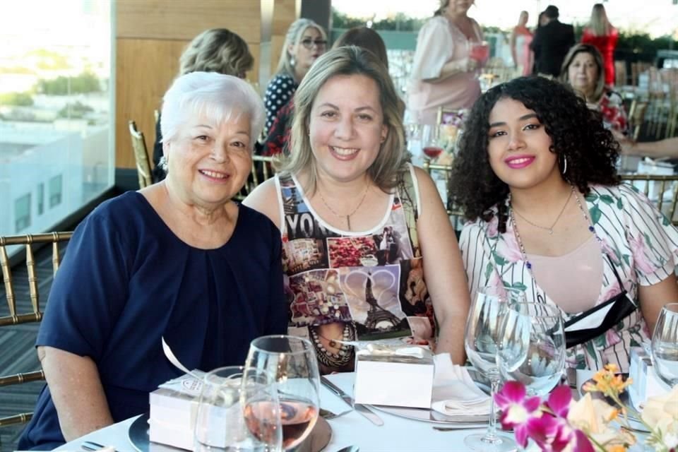 Bertha González, Adriana Cantú y Natalia Cruz