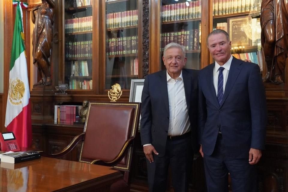 El nuevo Embajador de México en España, Quirino Ordáz, se reunió con AMLO en Palacio Nacional.