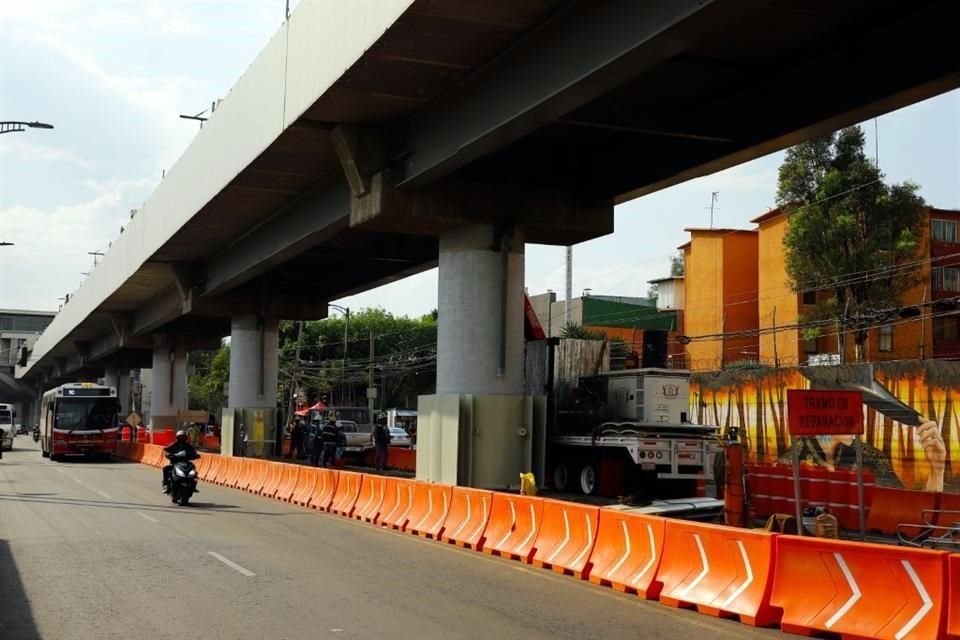 Reforzar la estructura de la Línea 12 del Metro requerirá reducir uno de los tres carriles vehiculares sobre Avenida Tláhuac, informaron el STC y la Sobse.