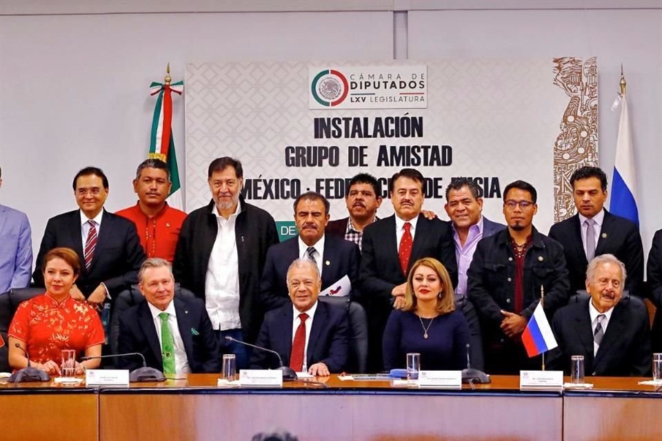 El Embajador de Rusia en el País fue recibido con abrazos por diputados en la instalación del Grupo de Amistad México-Rusia, pese a invasión a Ucrania.