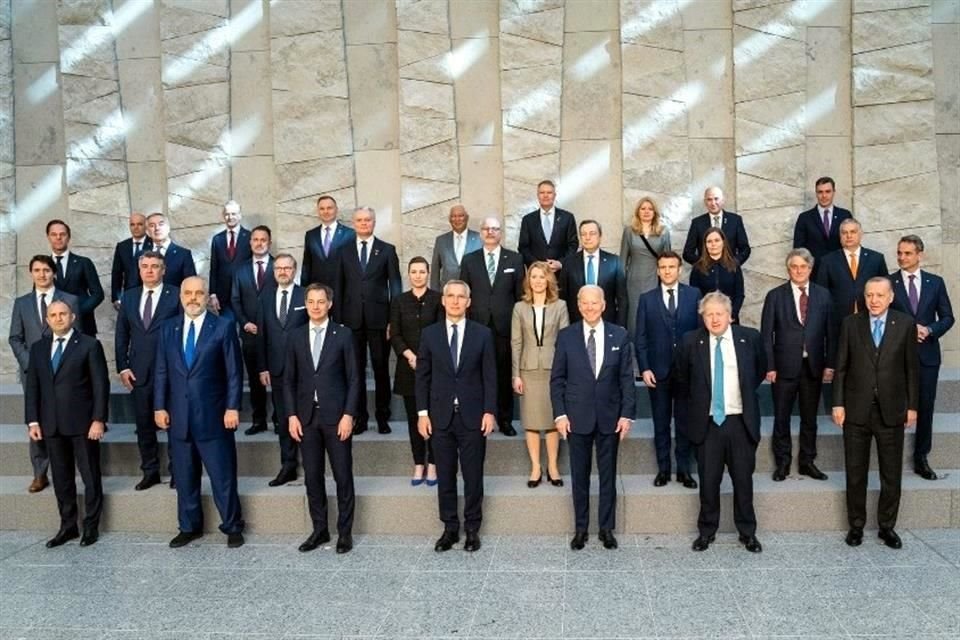 Los líderes de OTAN participan en una cumbre en Bruselas con la intención de reforzar su apoyo logístico a las fuerzas ucranianas.