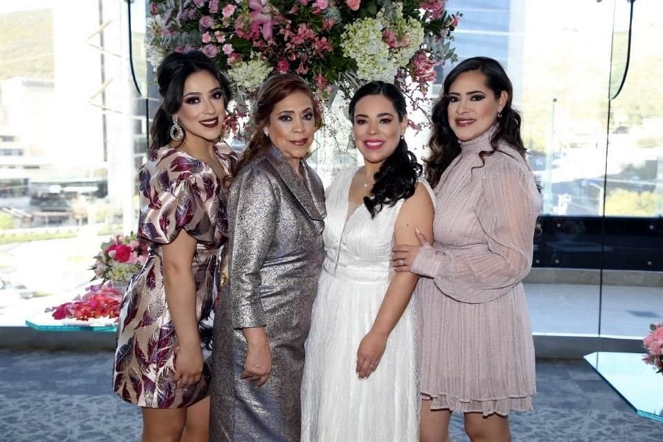 Claudia Lorena Rodríguez de Rojas, María Salomé Calderón Gámez, Erika Salomé Rodríguez Calderón y Verónica Lizeth Rodríguez de Madero