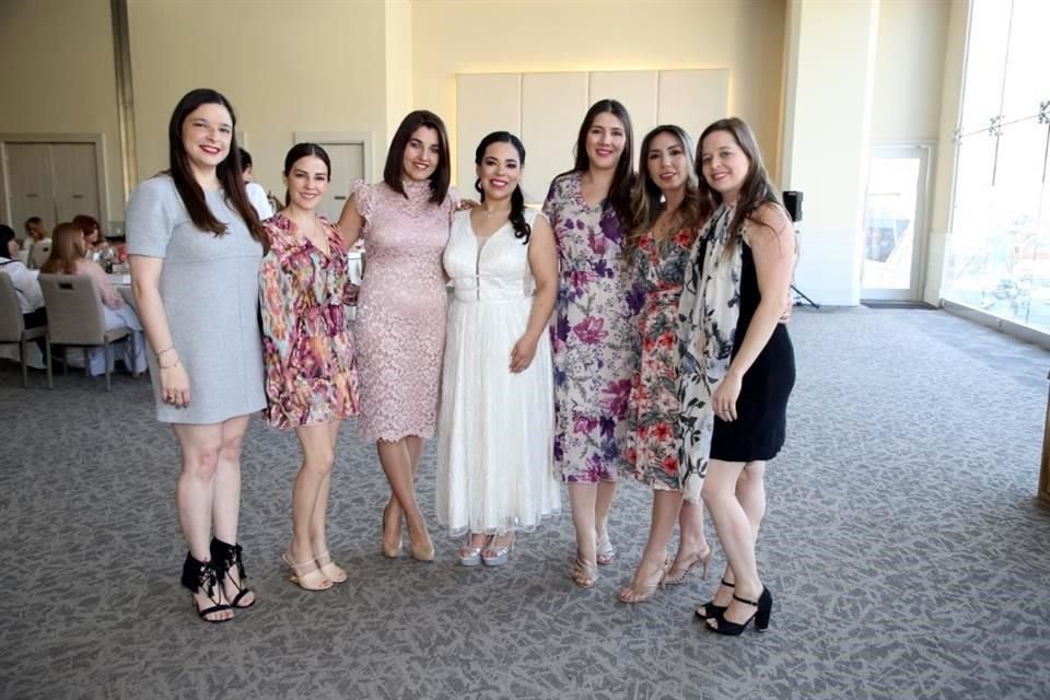 Sonia Cueto, Patricia Vázquez de Garza, Daniela Visconti, Erika Salomé Rodríguez Calderón, Alejandra Garza, Jackie Chávez y Fernanda Saldívar