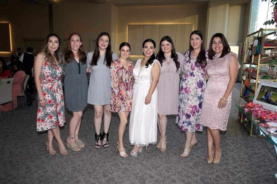 Jackie Chávez, Helena Lorda, Sonia Cueto, Patricia Vázquez de Garza, Erika Salomé Rodríguez Calderón, Daniela Mora, Alejandra Garza y Daniela Visconti