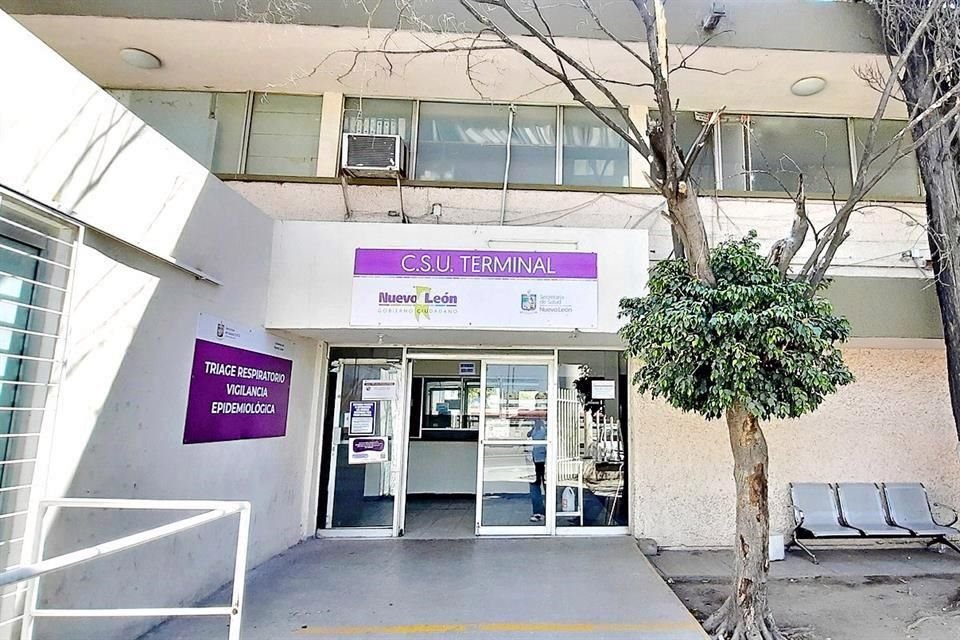 En el Centro de Salud Terminal, trabajadores y ciudadanos enfrentaron la falta de agua.