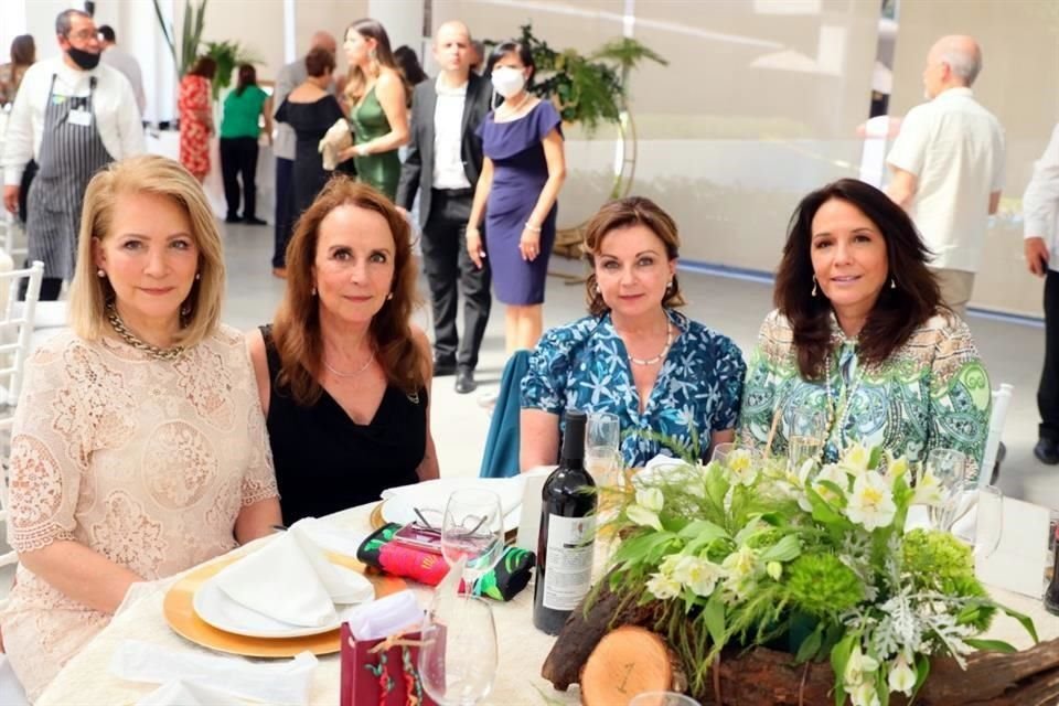 Jossie Félix, Flor Zaldumbide, Marcela Zaldumbide y Teresa de la Garza