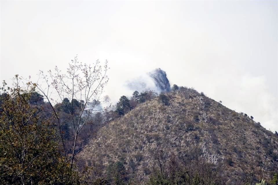 El incendio en La Camotera y Potrero Redondo, en la Sierra de Santiago, ha consumido 160 hectáreas.