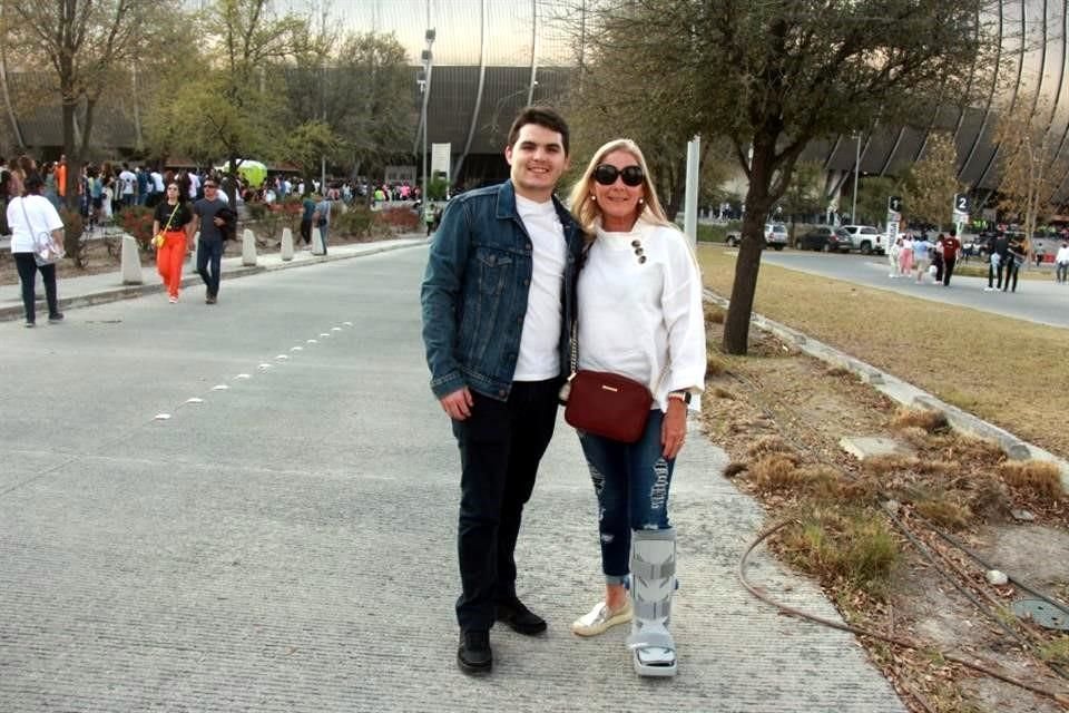 Rodrigo Treviño Ayala y Bertha Ayala de Treviño