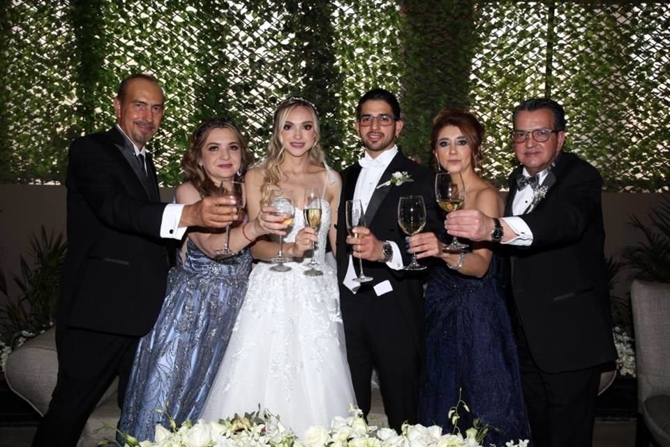 Raúl Treviño Garza, Margarita Martínez Capistrán, Alejandra Treviño Martínez, Mauricio Siller Trejo, Claudia Trejo de Siller y Guillermo Siller Martínez