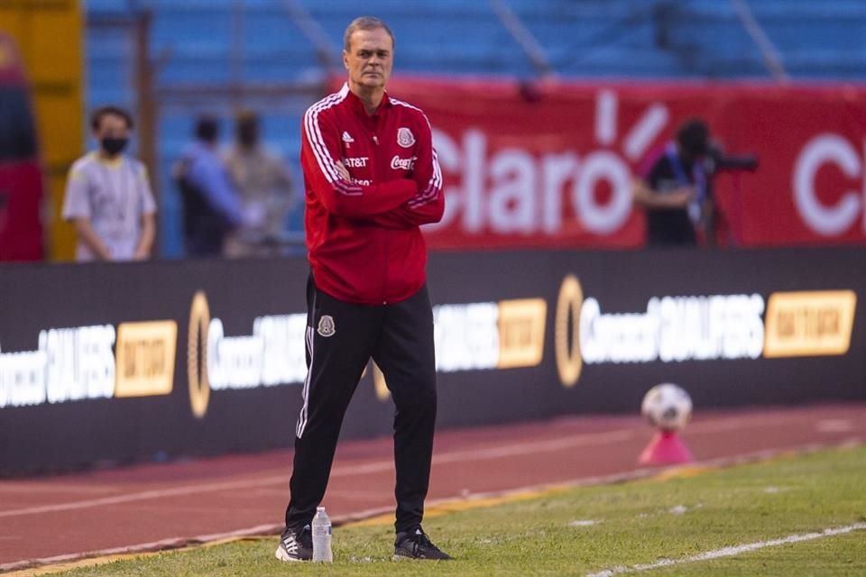 Jorge Theiler dirigió a la Selección Mexicana, ante la ausencia de Gerardo Martino.