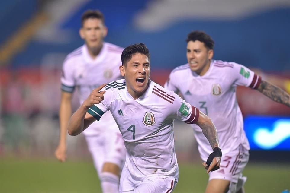 Edson celebra el gol del triunfo.