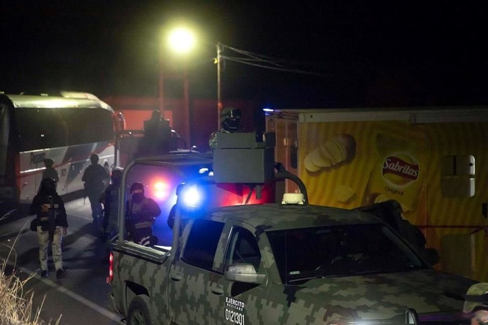 Elementos del Ejército y la Guardia Nacional llegaron al lugar del ataque en Zinapécuaro.